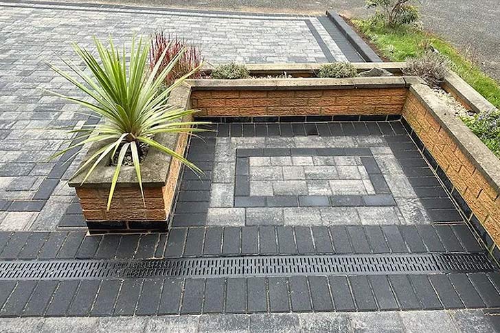 Gravel & Shingle roofing installation 3